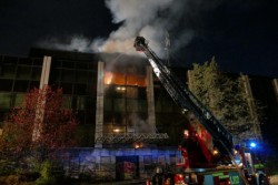 Feuer in einem Bürogebäude