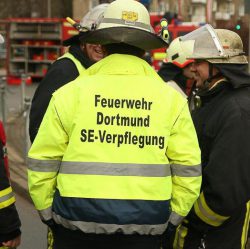 Rauchentwicklung unklar, vermutlich von einem Firmengebäude