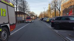 Weißes Pulver in einem Briefumschlag