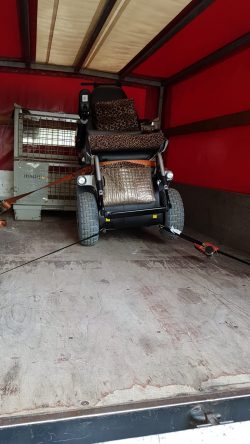Defekter Rollstuhl