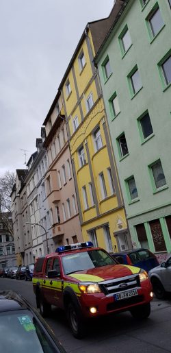 Antenne droht vom Haus zu Stürzen