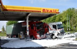 Verkehrsunfall mit 2 LKW