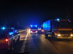 Nach Verkehrsunfall mit LKW