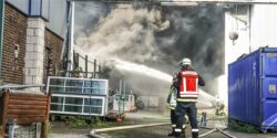 Feuer in einer Werkstatt
